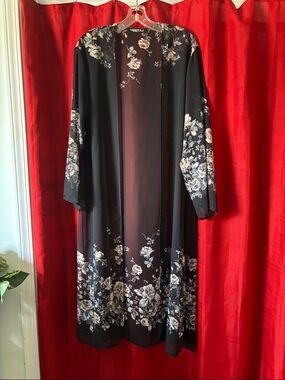 Audrey 3+1 Black Floral Sheer Kimono Robe pit to pit 21”